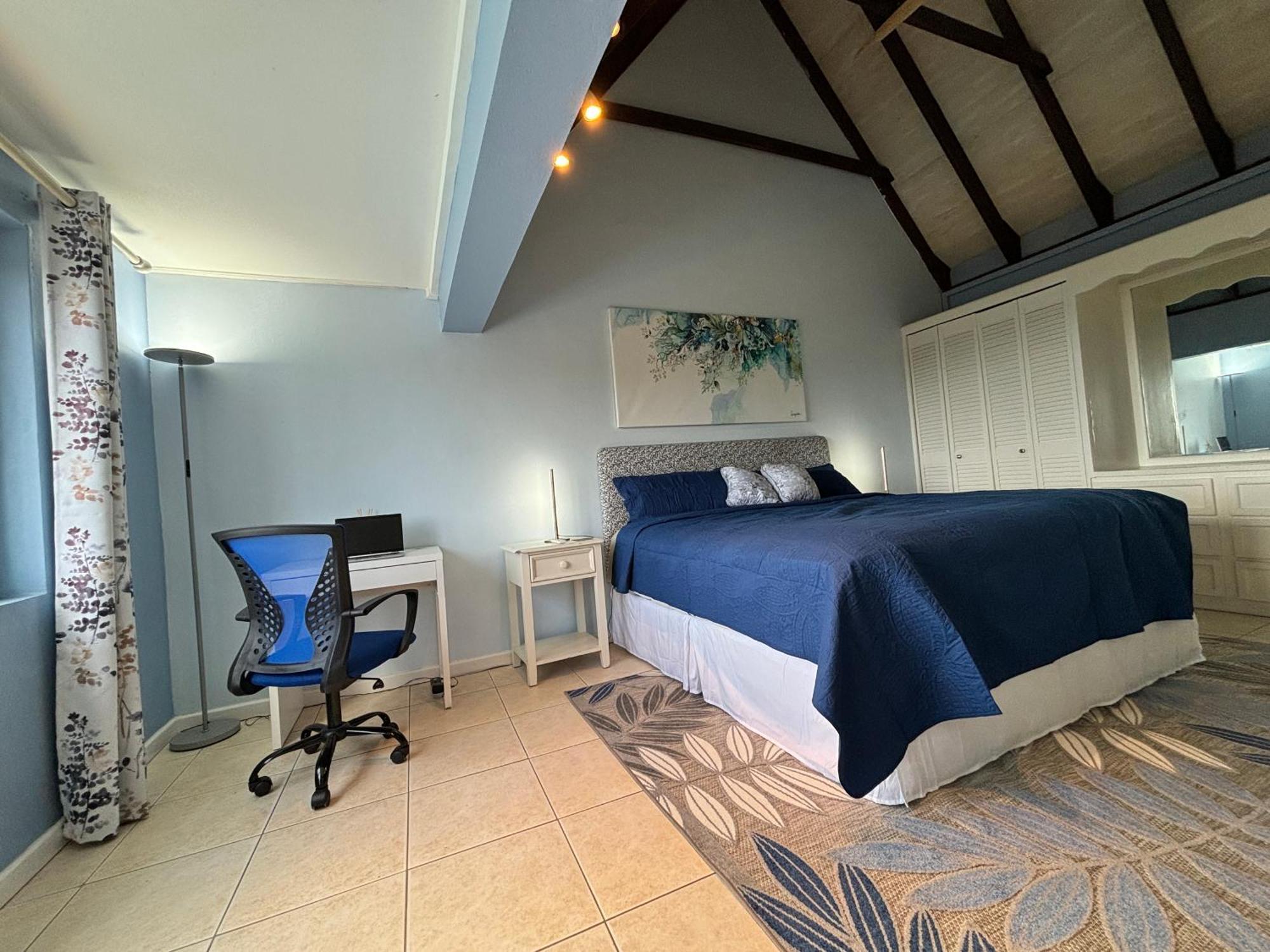 Private With Large Pool & 5min Walk To *