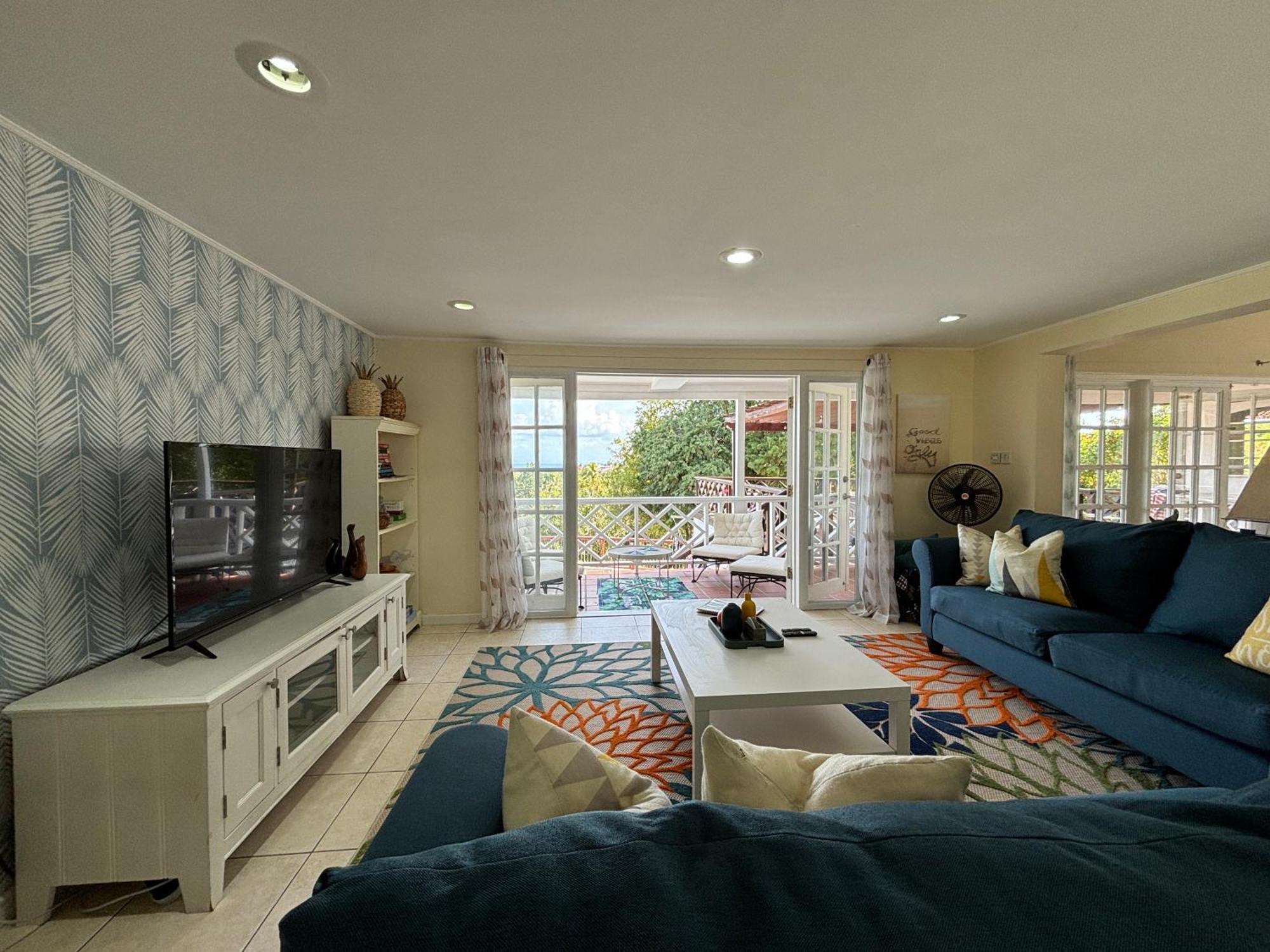 Private With Large Pool & 5min Walk To Villa