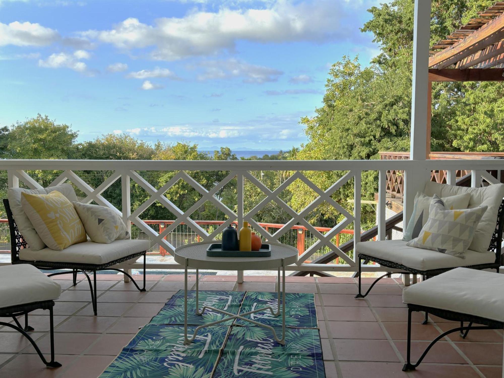Private With Large Pool & 5min Walk To Villa Cap Estate