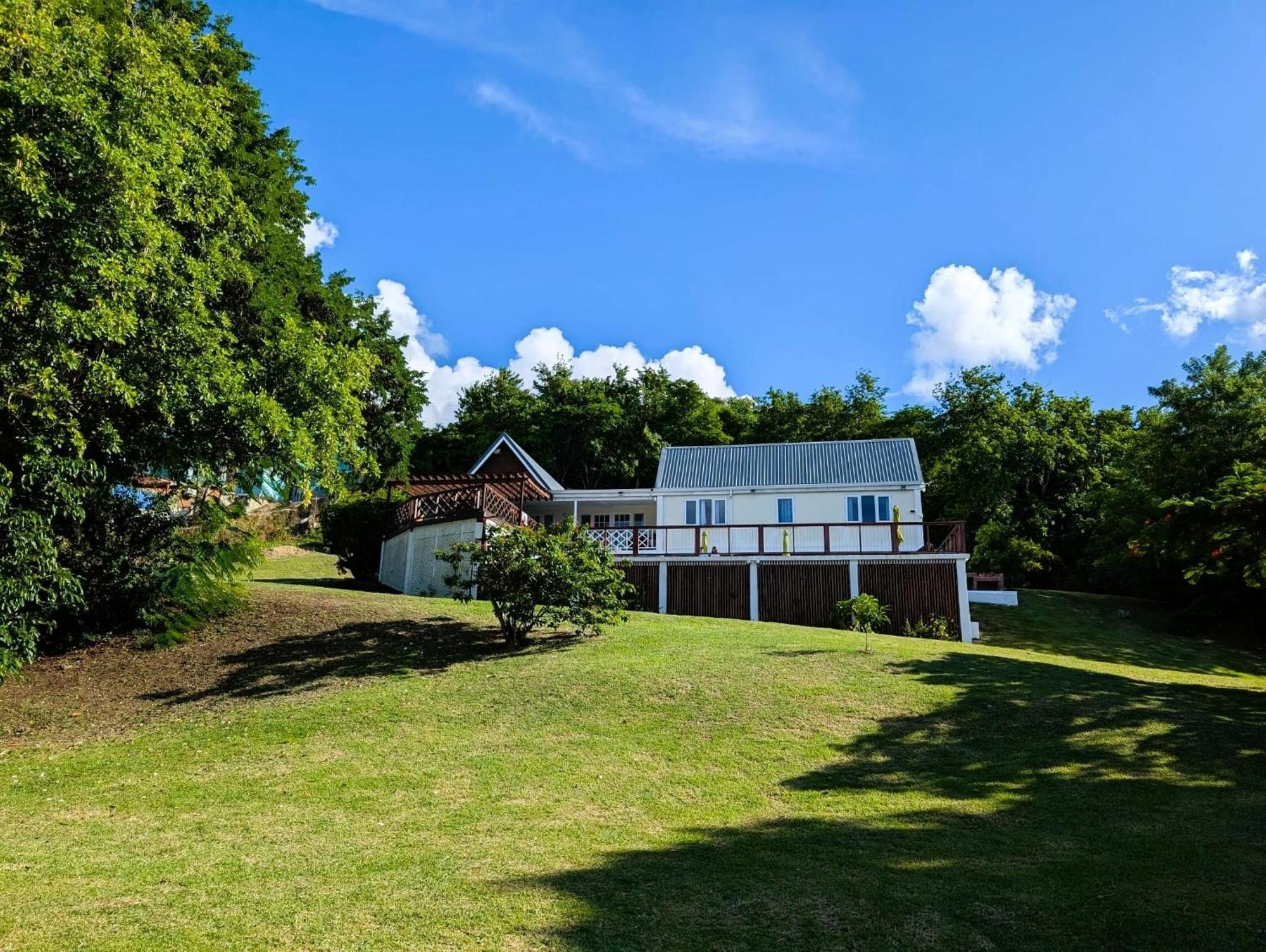 Private With Large Pool & 5min Walk To Villa Cap Estate