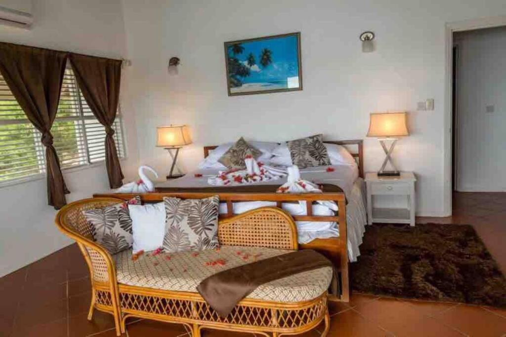 Villa Oceandale Beachfront