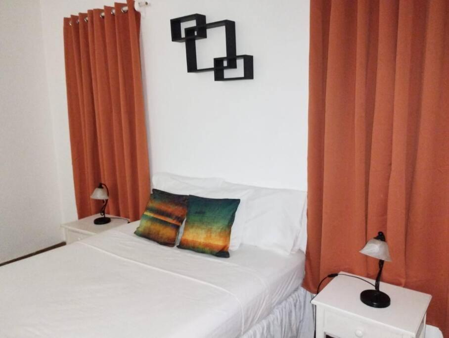 Villa Oceandale Beachfront *