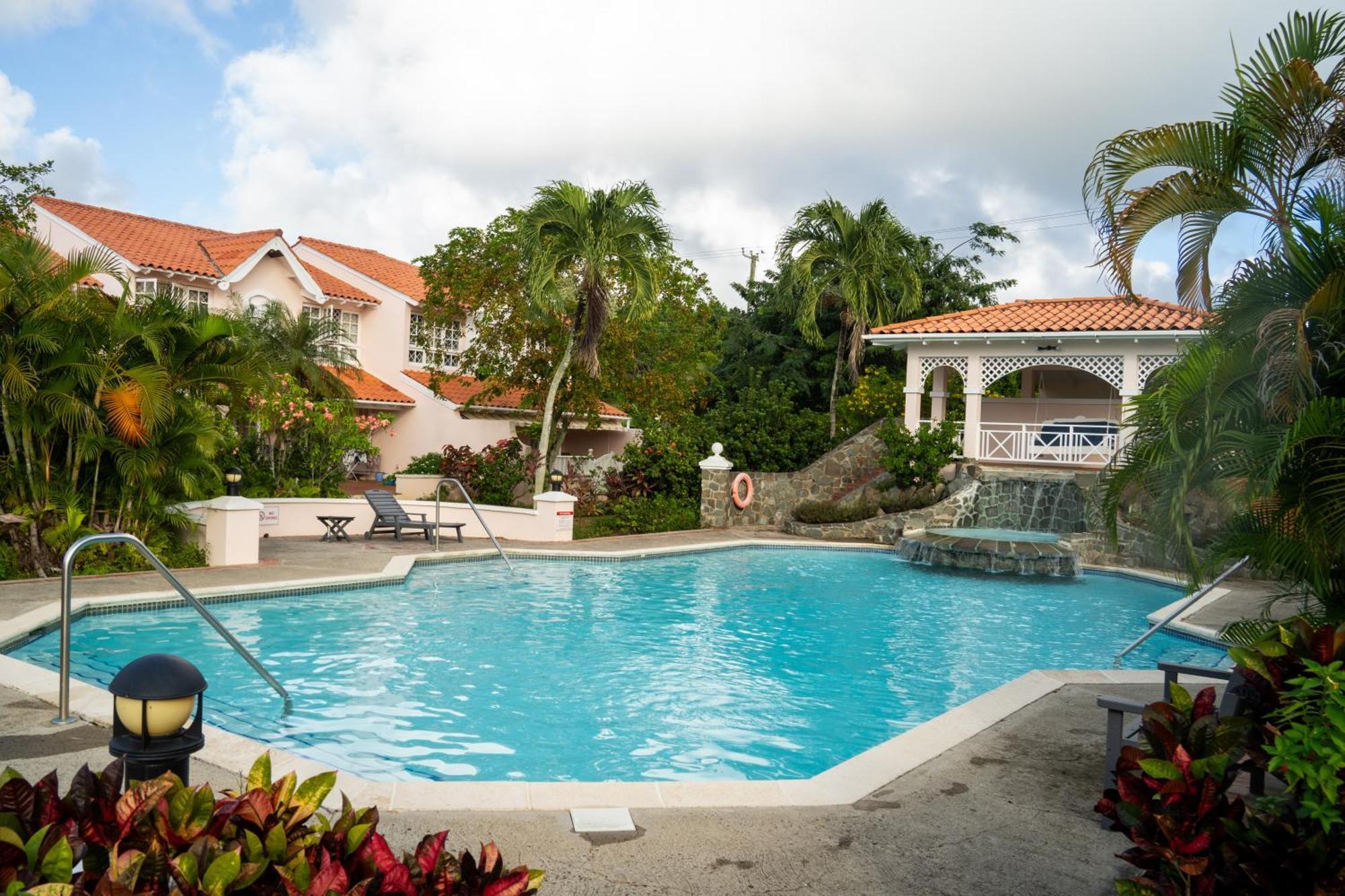 Villa Anchorage #2 Waterfront *