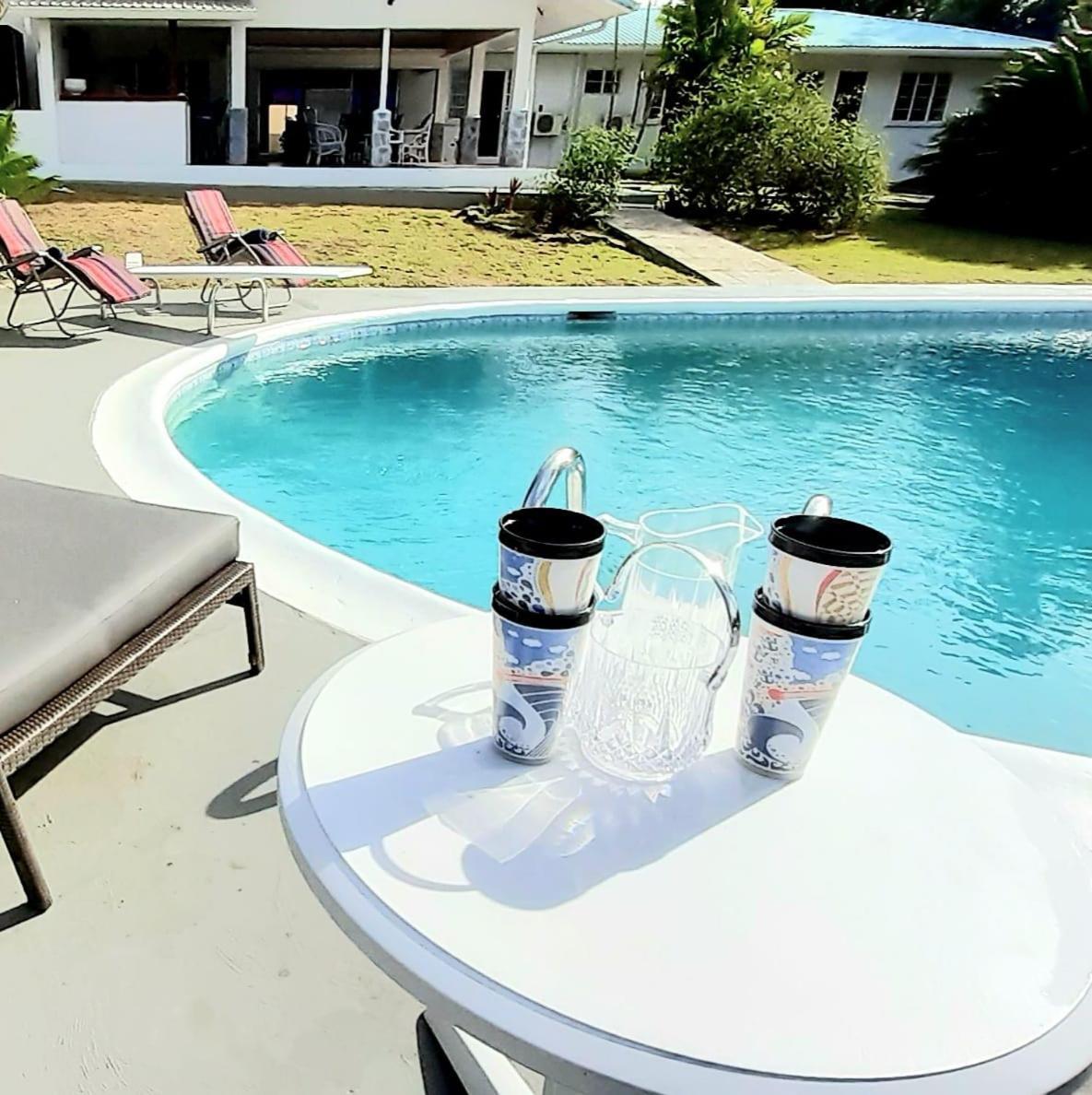 Almarlene House, Spacious Sea View, Large Pool, Patios, Cot, Cook Holiday home
