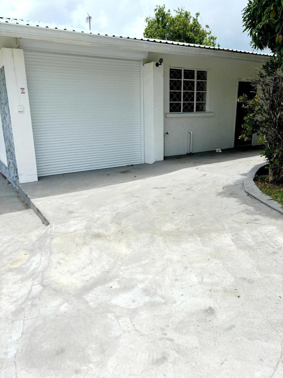 Holiday home Almarlene House, Spacious Sea View, Large Pool, Patios, Cot, Cook Gros Islet