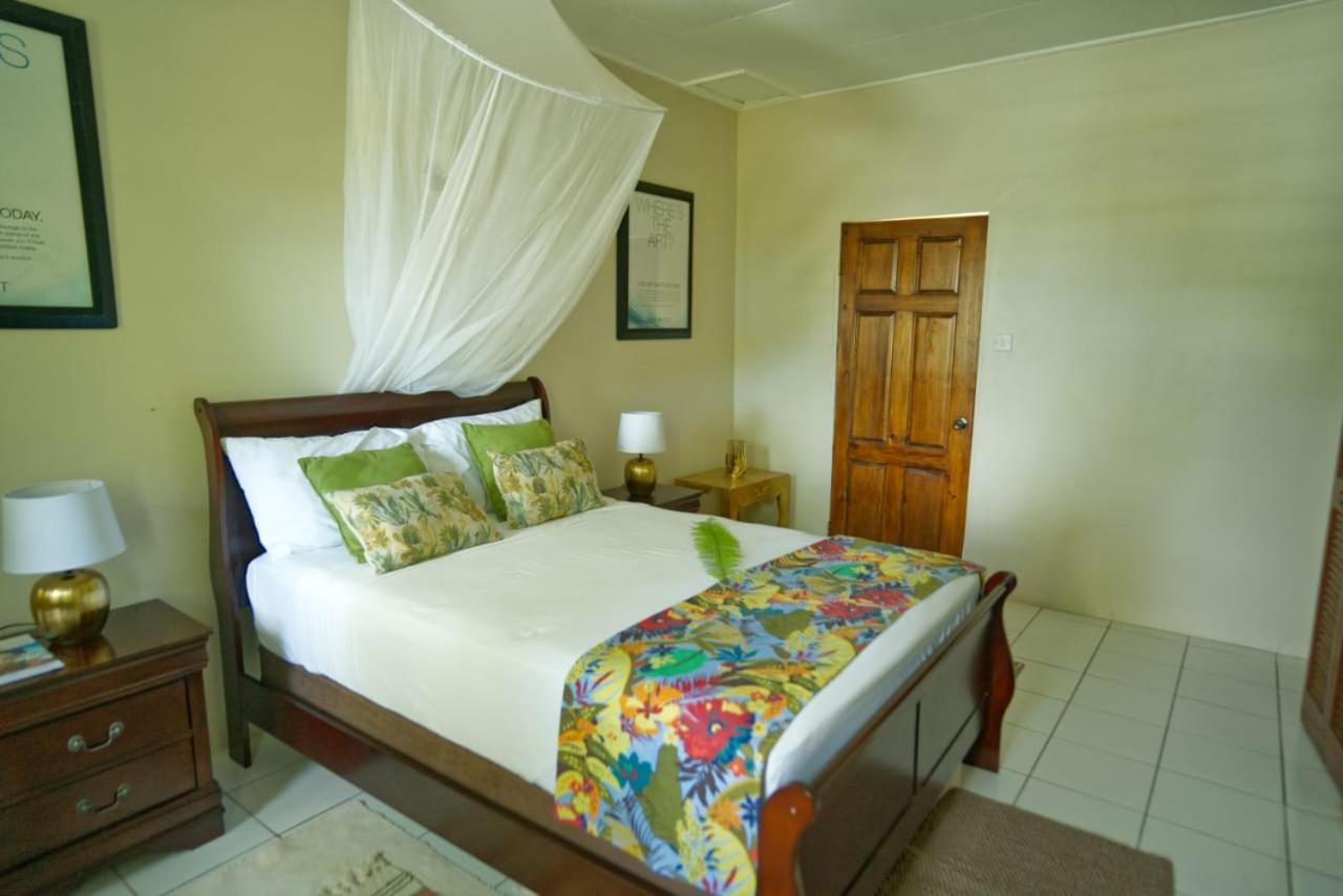Holiday home Almarlene House, Spacious Sea View, Large Pool, Patios, Cot, Cook