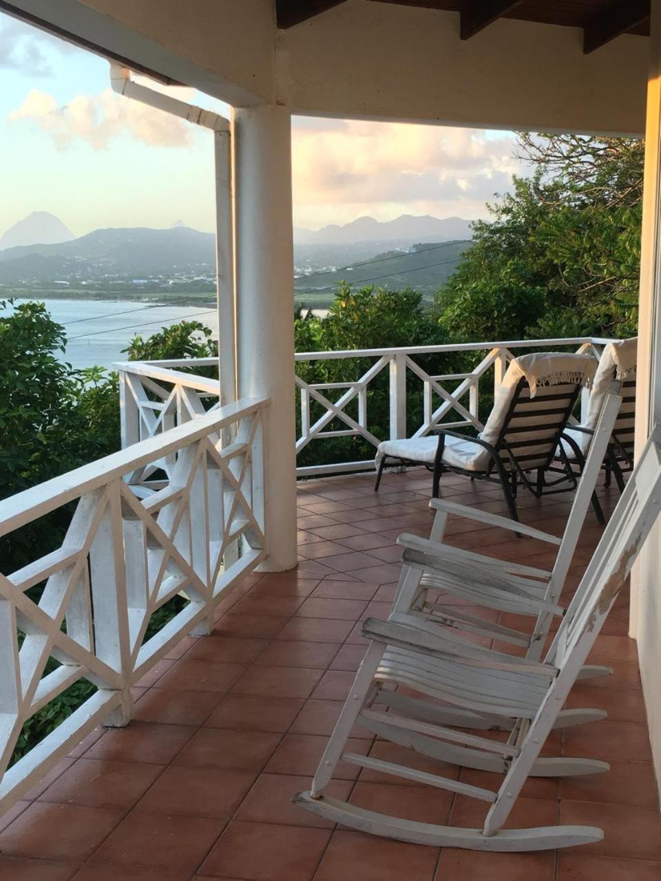 Private With Twin Beds Ac Nr Intl Airpt And Homestay Vieux Fort