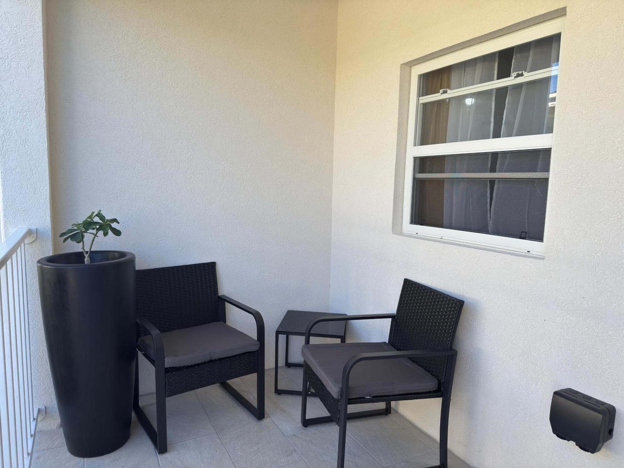 Hilltop Unit #4 Apartment *