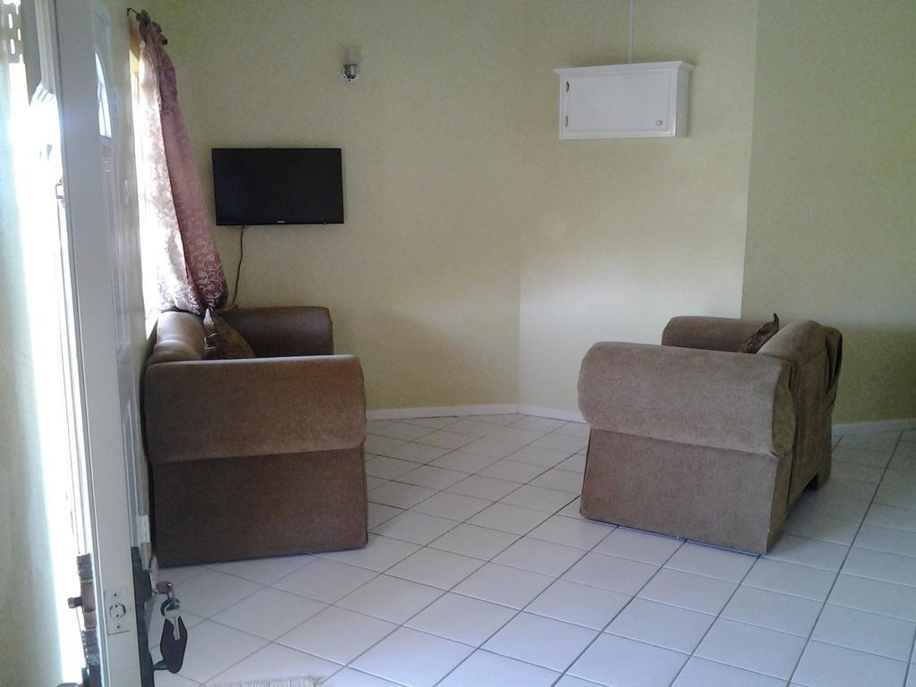 Aupic Paradise Guest house Vieux Fort