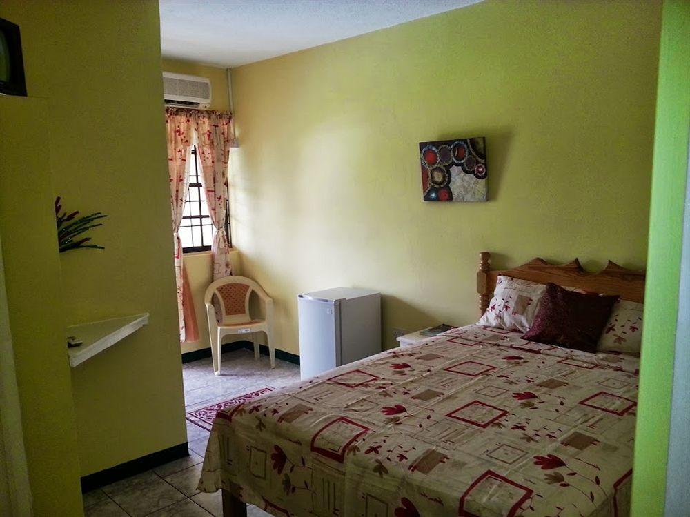 Golden Arrow Inn