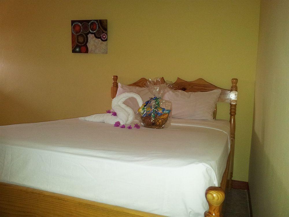 Golden Arrow Inn Rodney Bay
