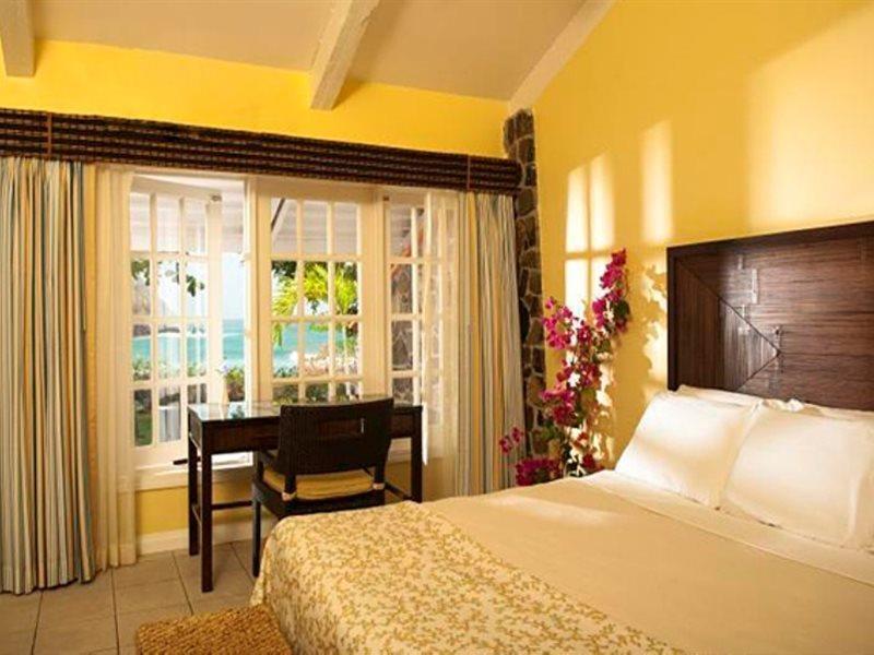Smugglers Cove & Hotel