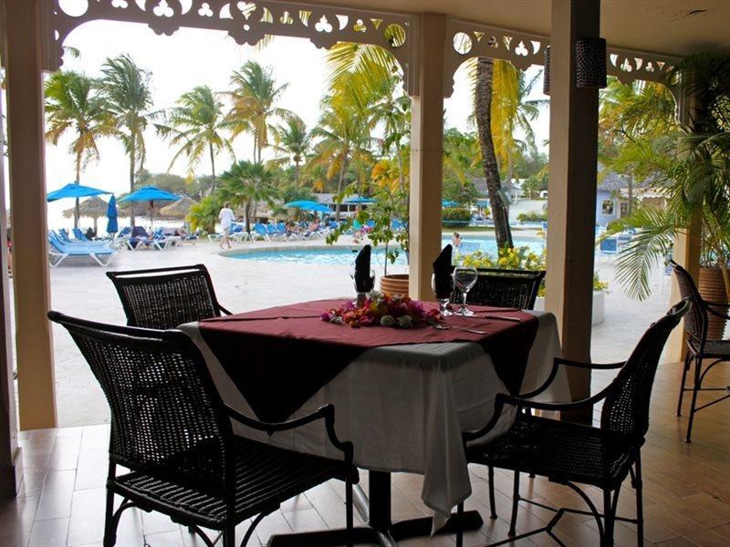 Smugglers Cove & Hotel