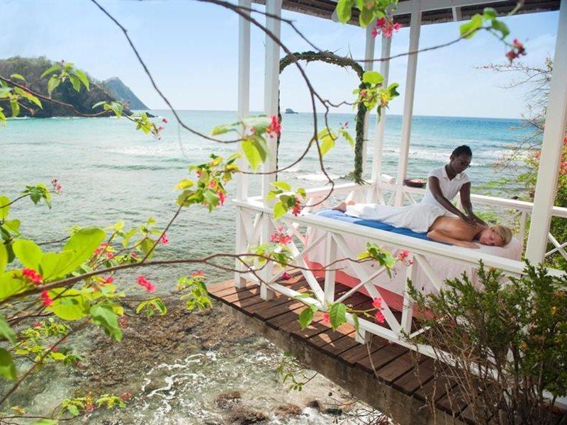 Smugglers Cove & Hotel 3*
