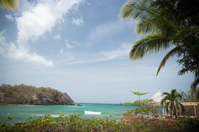 Smugglers Cove & Hotel 3*
