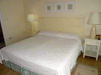 Bayview Apartment *