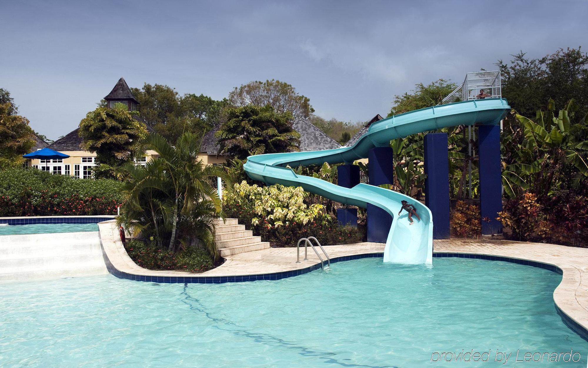 Smugglers Cove & Hotel Gros Islet