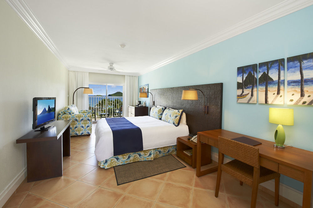 Coconut Bay & 4*