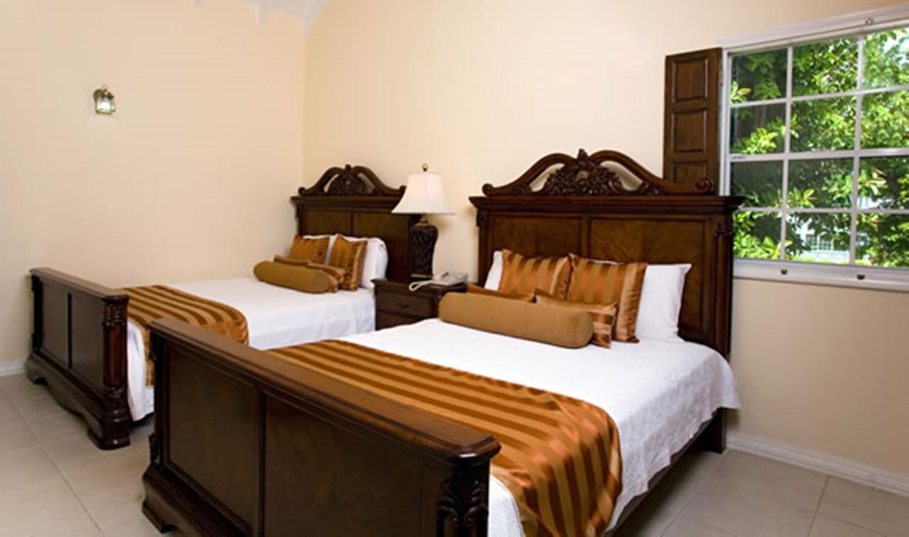 Villa Beach Cottages Resort