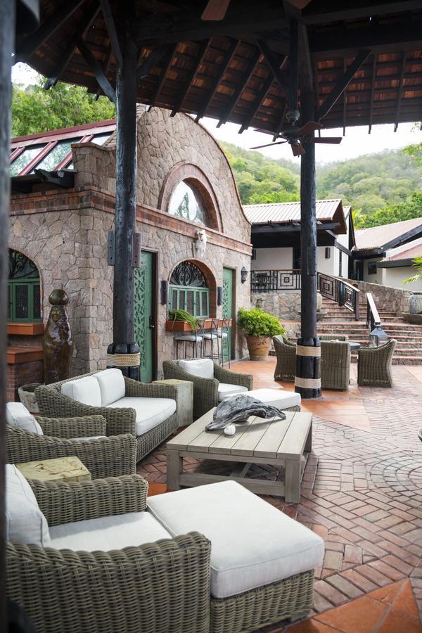 Caille Blanc Bed & Breakfast Mamin