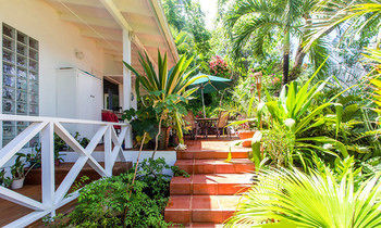 Bed & Breakfast Nature's Paradise