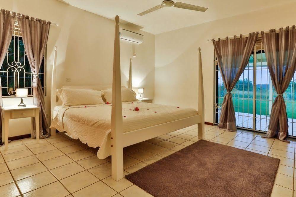 Harmony Rodney Bay