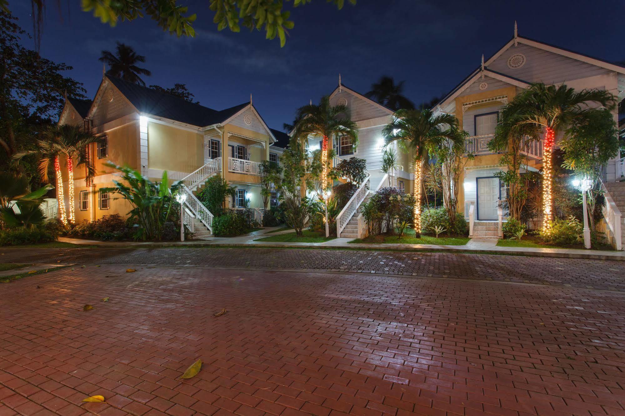 Villa Beach Cottages 3*