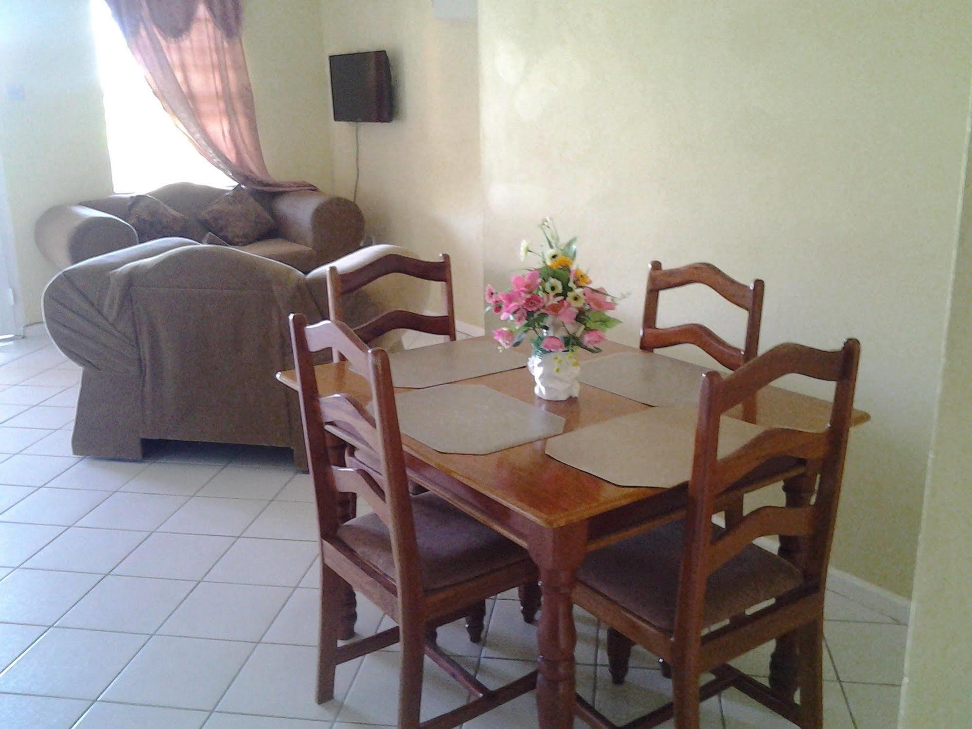 Aupic Paradise Guest house Vieux Fort
