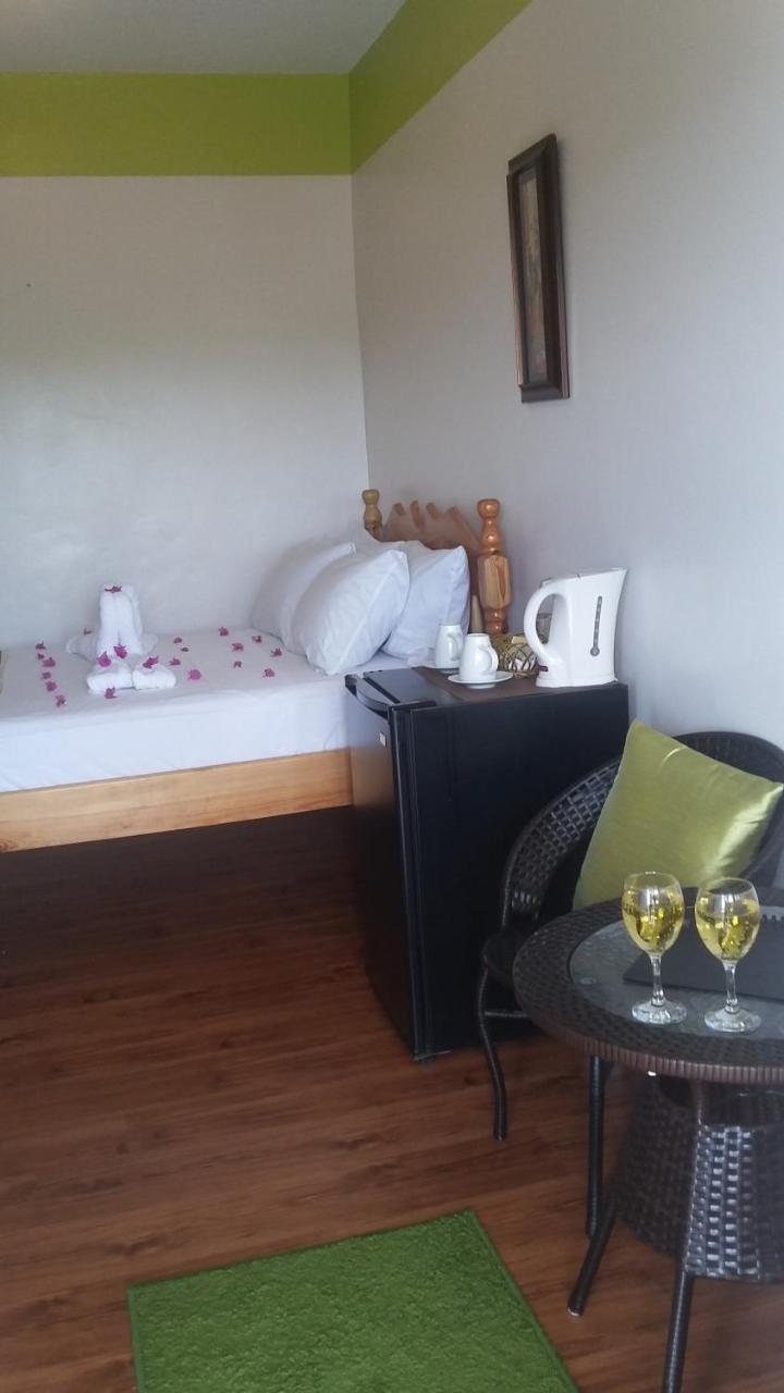 Golden Arrow Inn