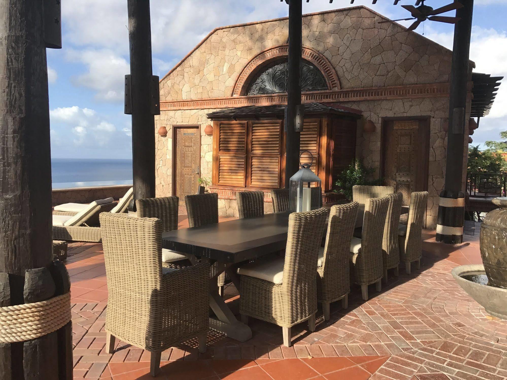 Caille Blanc Bed & Breakfast Mamin