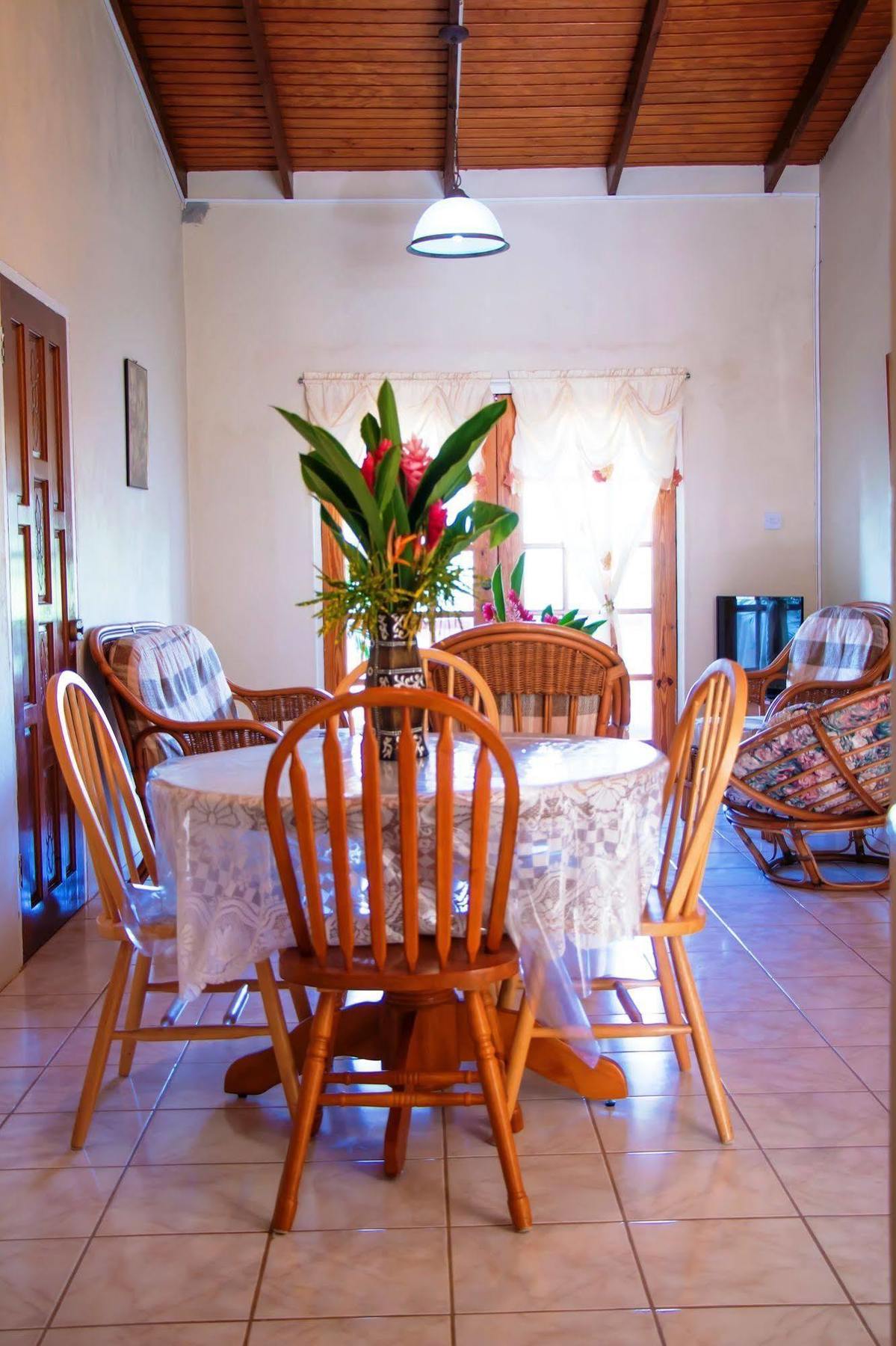Caribbean Breeze Apartment *