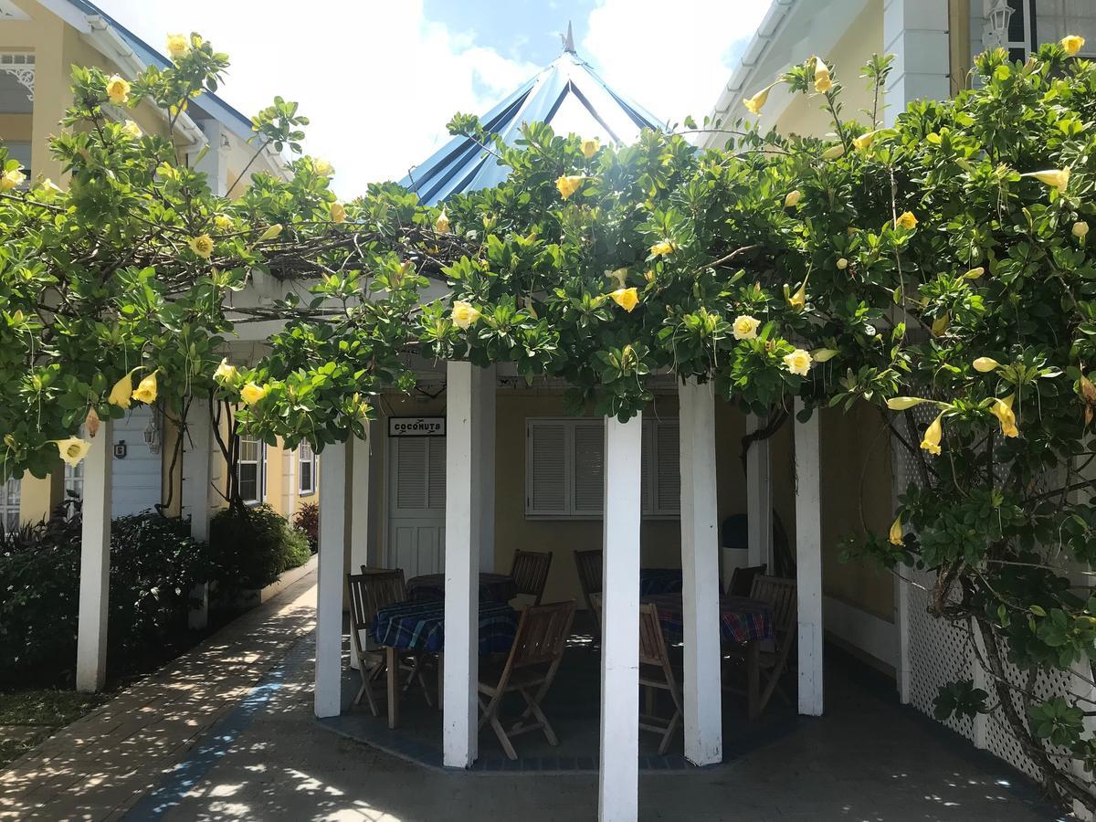 Villa Beach Cottages Resort