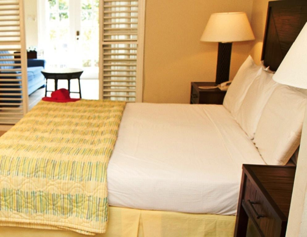 Smugglers Cove & Hotel Gros Islet