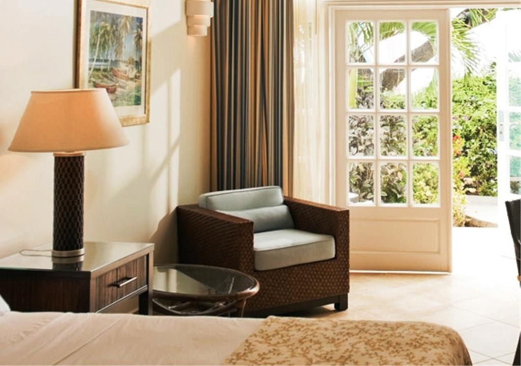 Smugglers Cove & Hotel 3*