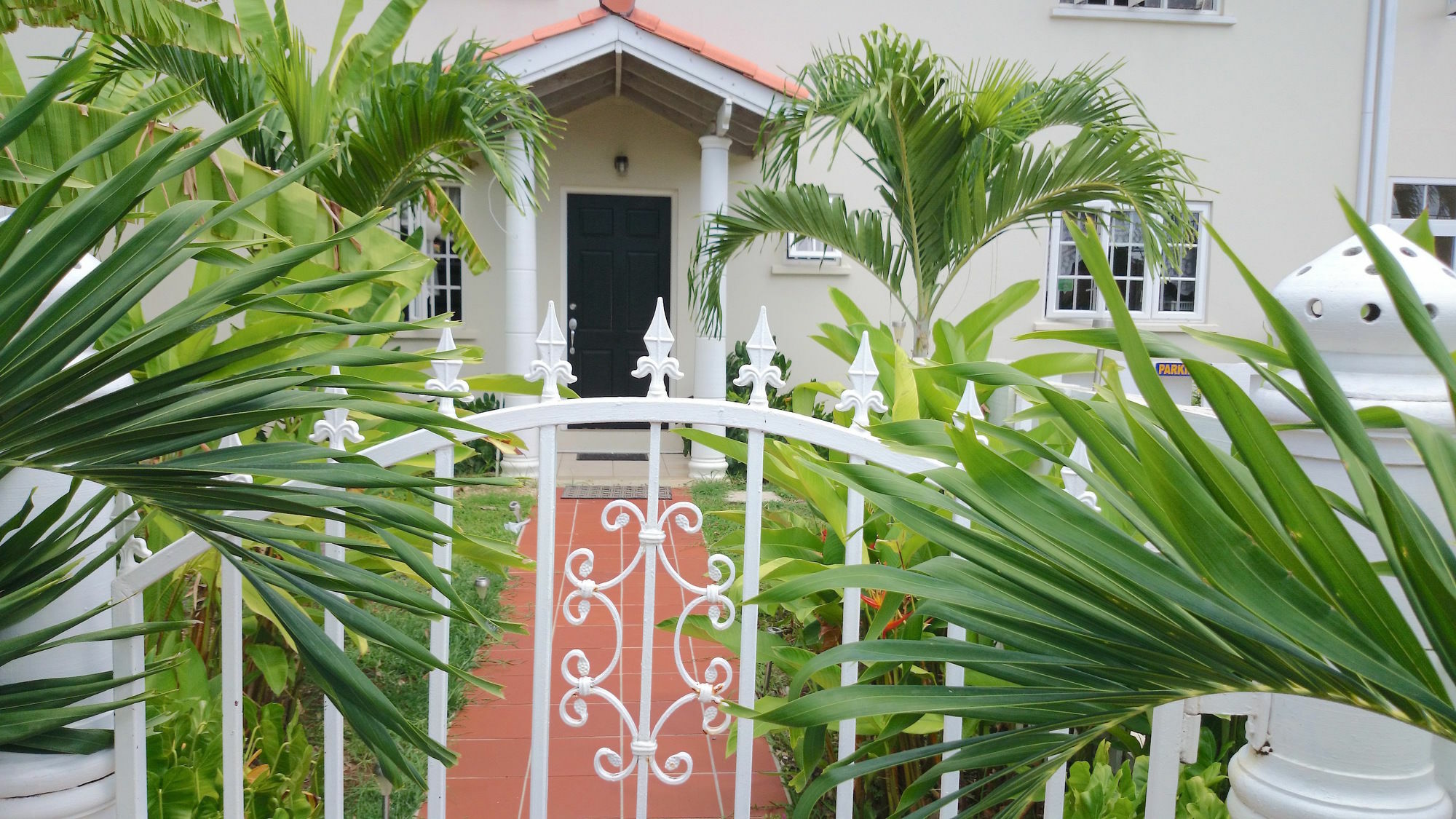 Heritage House - Rodney Bay Bed & Breakfast