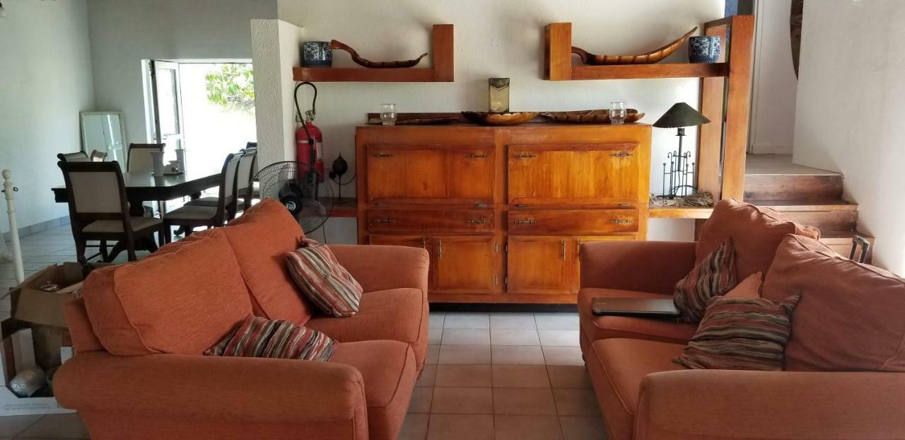A Private In Paradise, Vieux