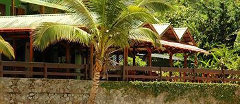 Still House 4* Soufriere