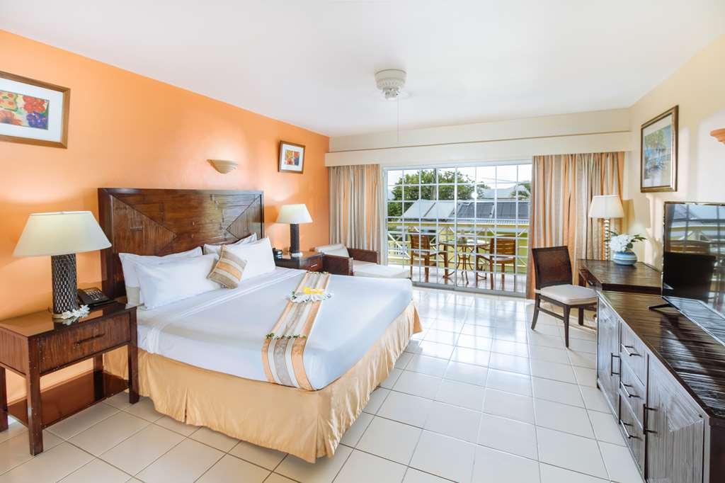 Bay Gardens 4*