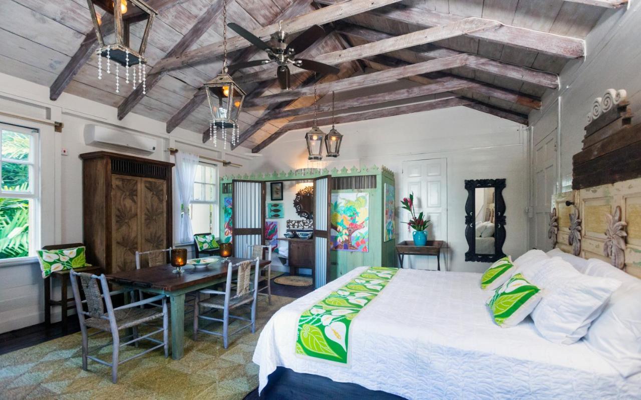 Inn Pink Plantation House