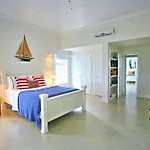 Villa Atlantis