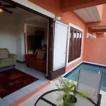 Augusta\'S Apartments