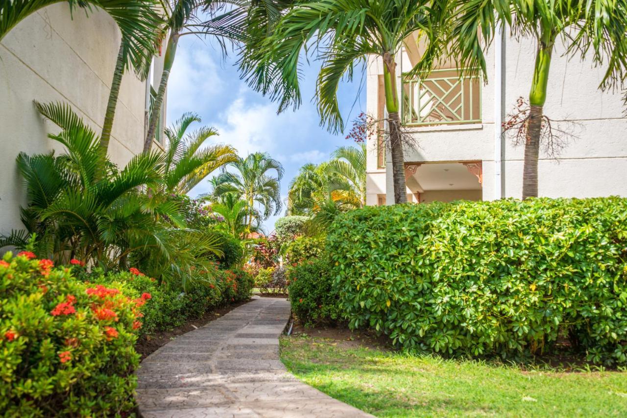 Resort Bay Gardens & 4*