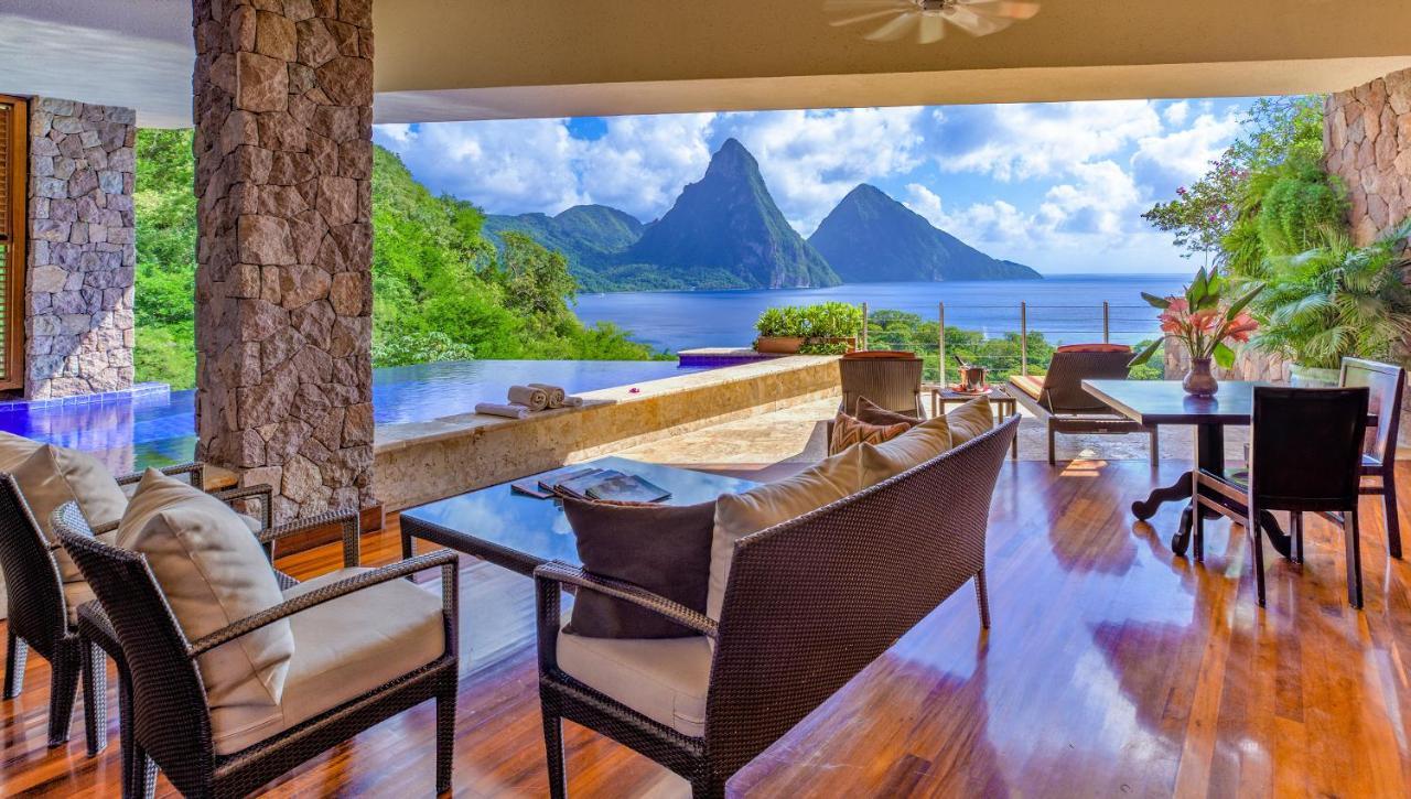 Jade Mountain Resort