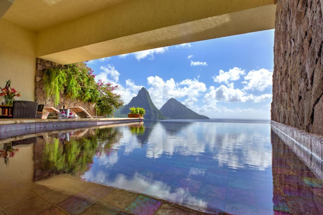 Resort Jade Mountain