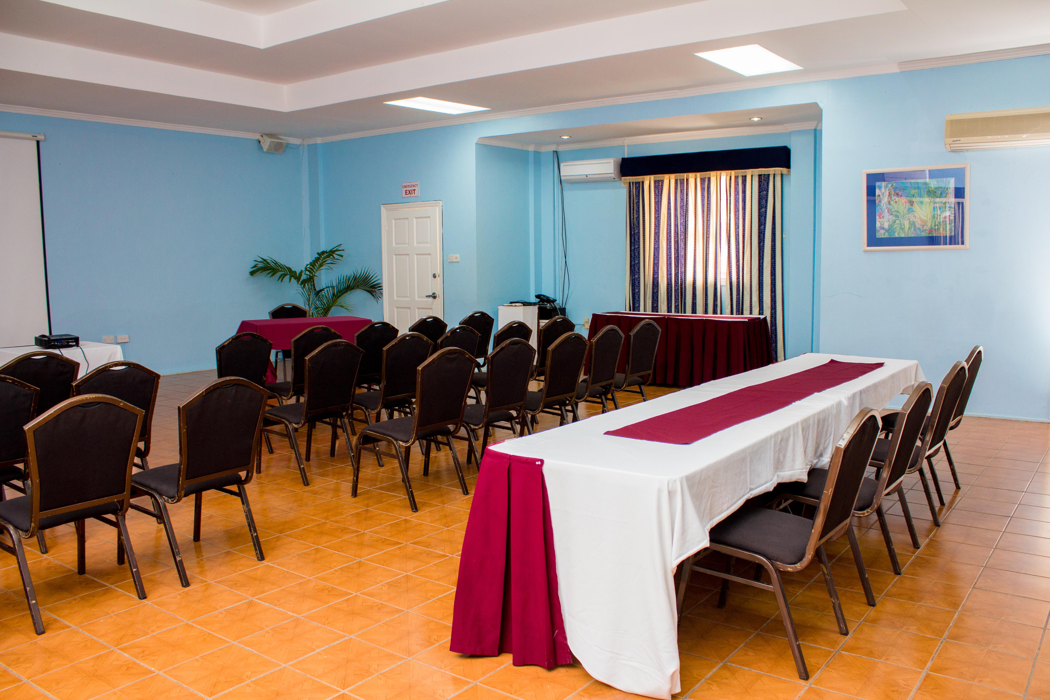 Bay Gardens Hotel 3*