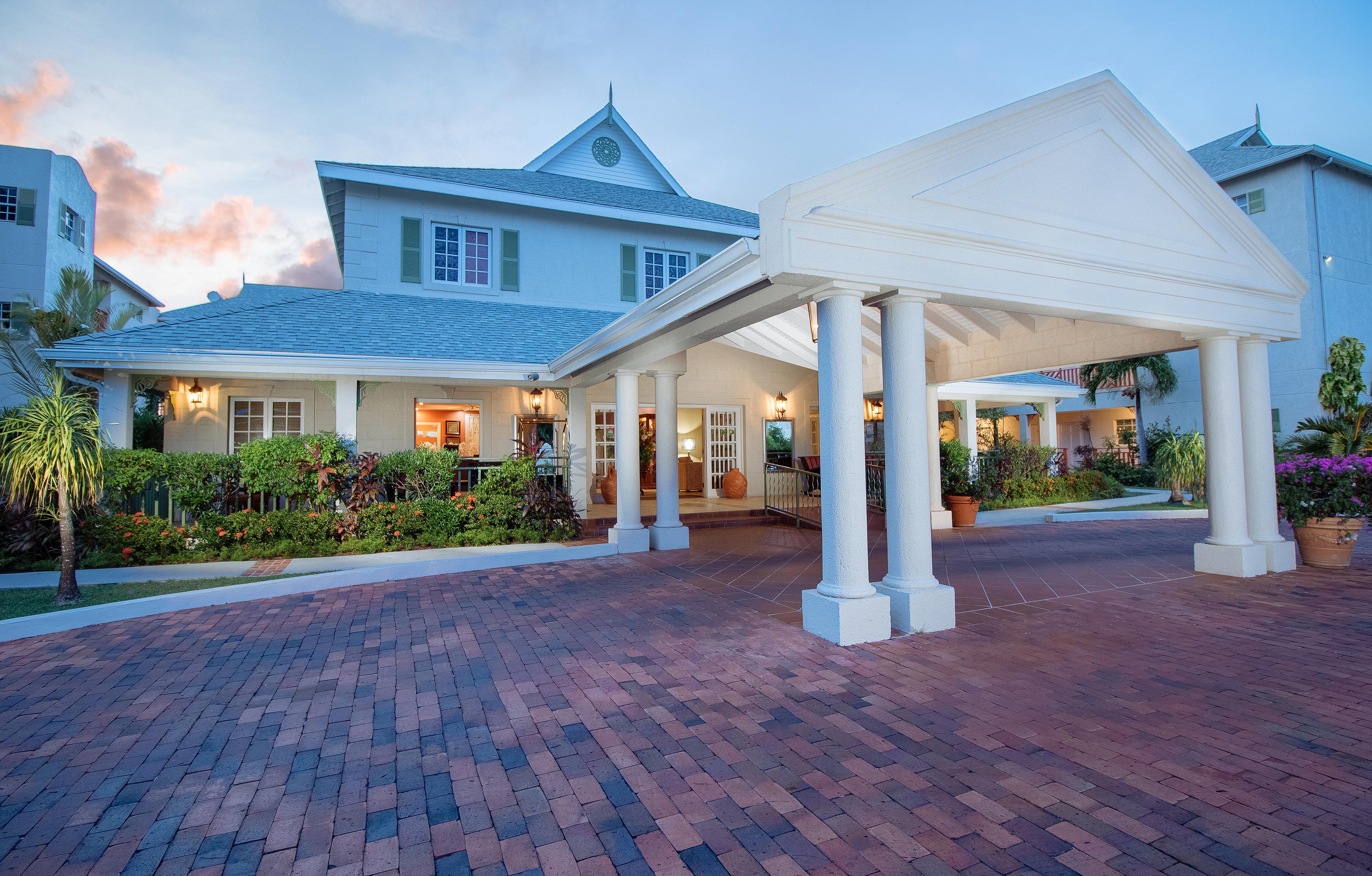 Resort Bay Gardens & 4*