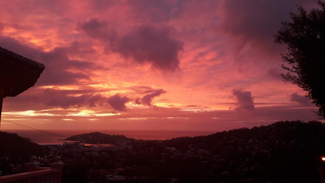 Hilltop View 2* Castries