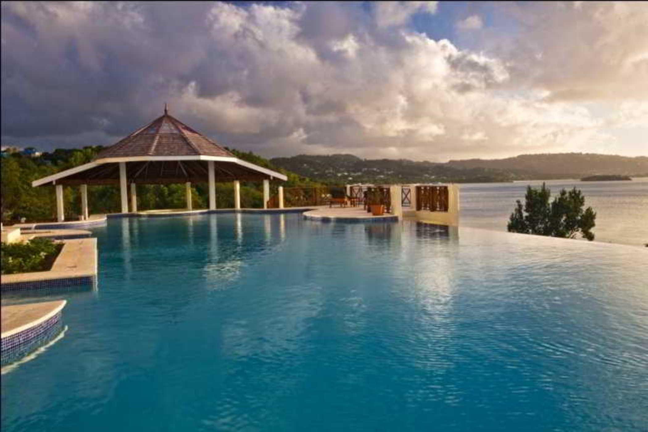 Calabash Cove And - Adults Only
