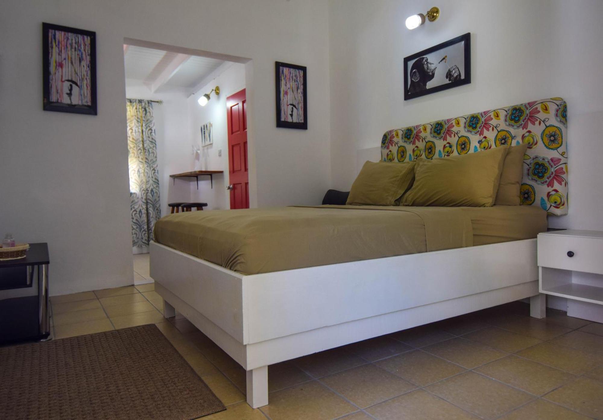 Frenz Guest house 3*