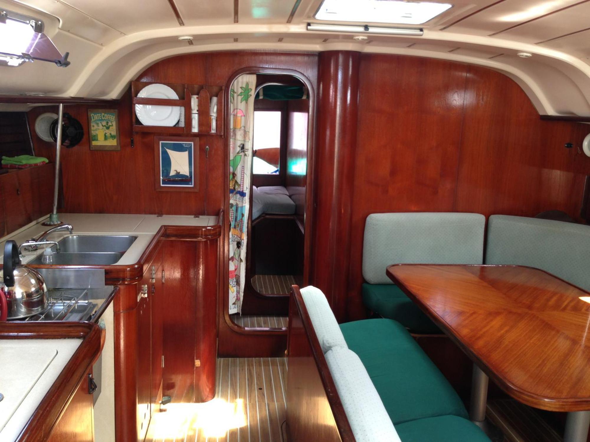 Botel Private Yacht, Day Sail And Houseboat Gros Islet